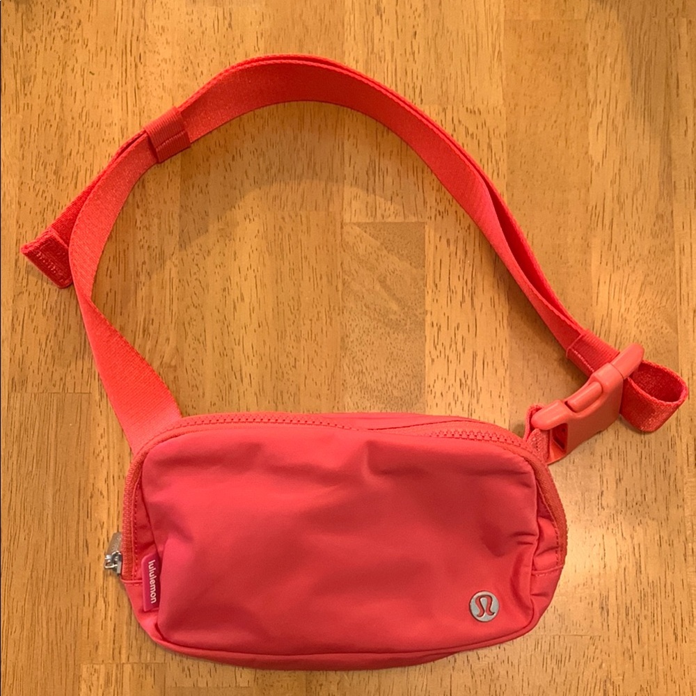Lululemon Everyday belt bag in Sakura pink